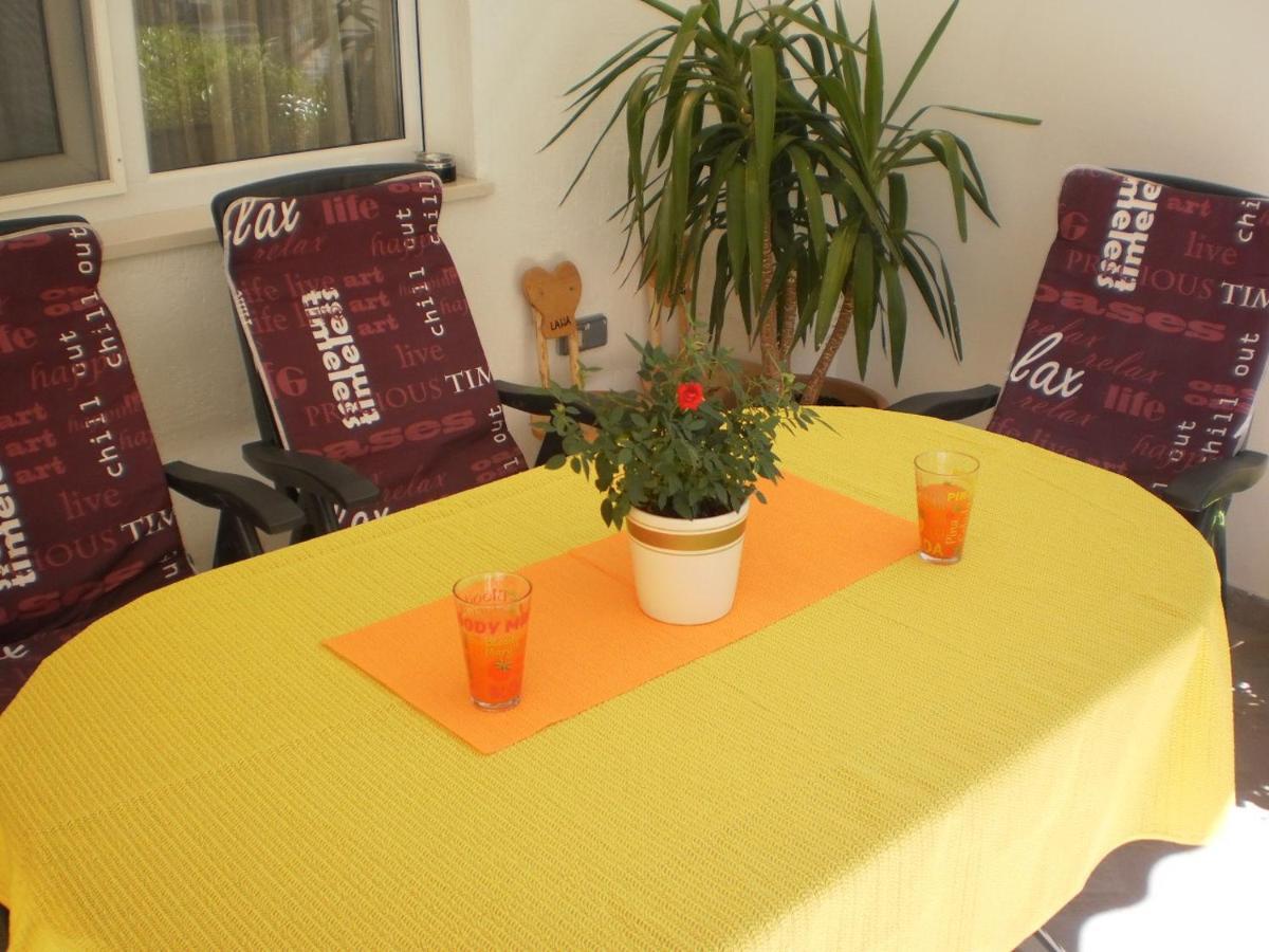 Apartment Lana โอมิช ภายนอก รูปภาพ