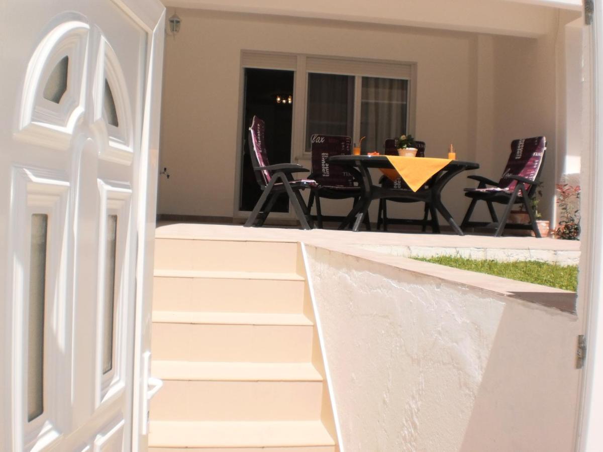 Apartment Lana โอมิช ภายนอก รูปภาพ