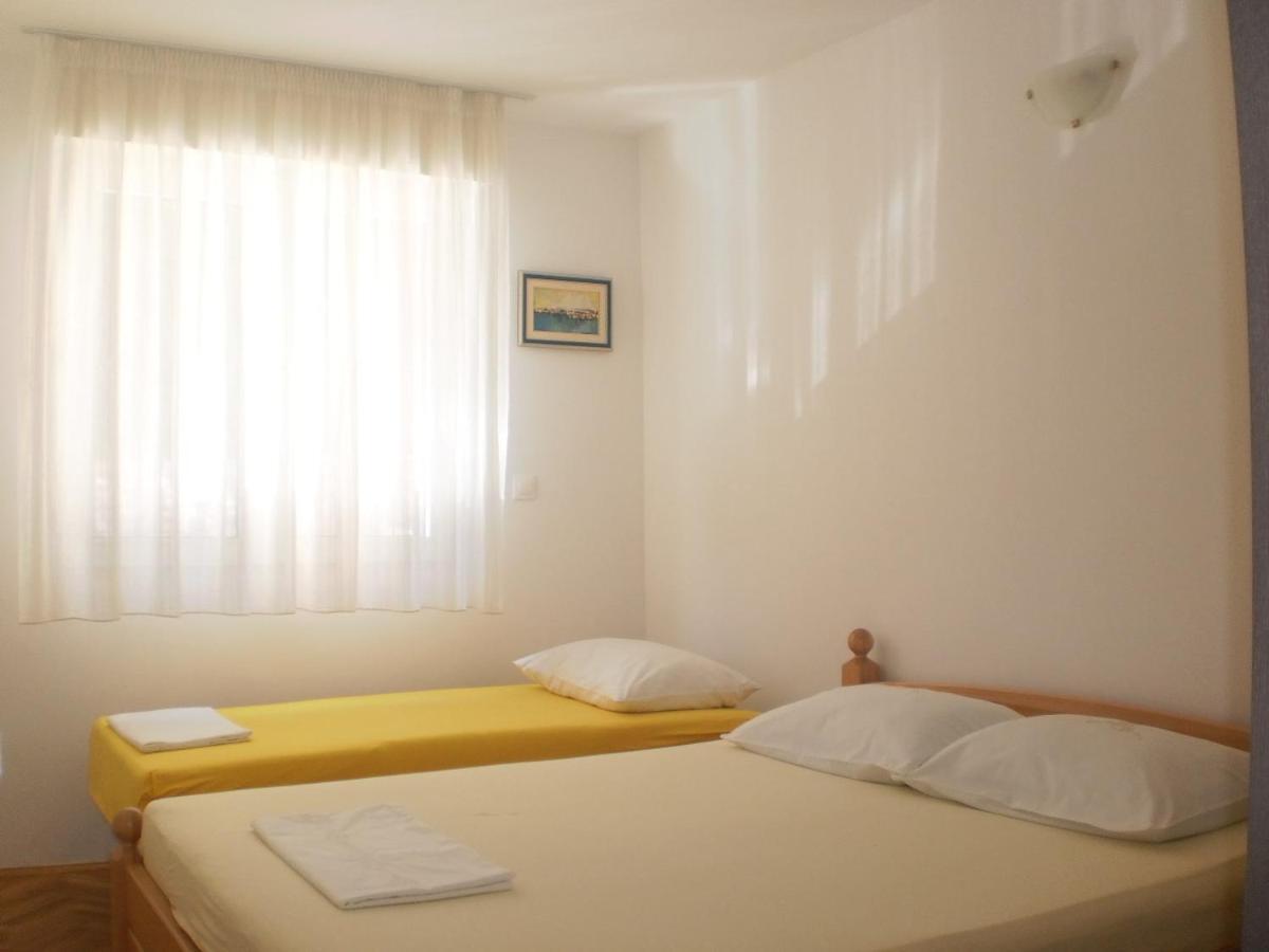 Apartment Lana โอมิช ภายนอก รูปภาพ
