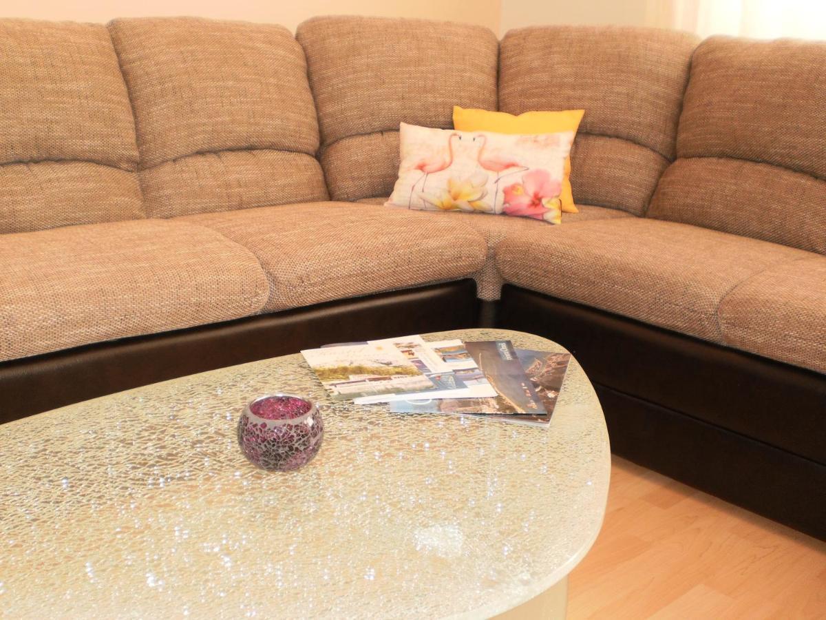 Apartment Lana โอมิช ภายนอก รูปภาพ