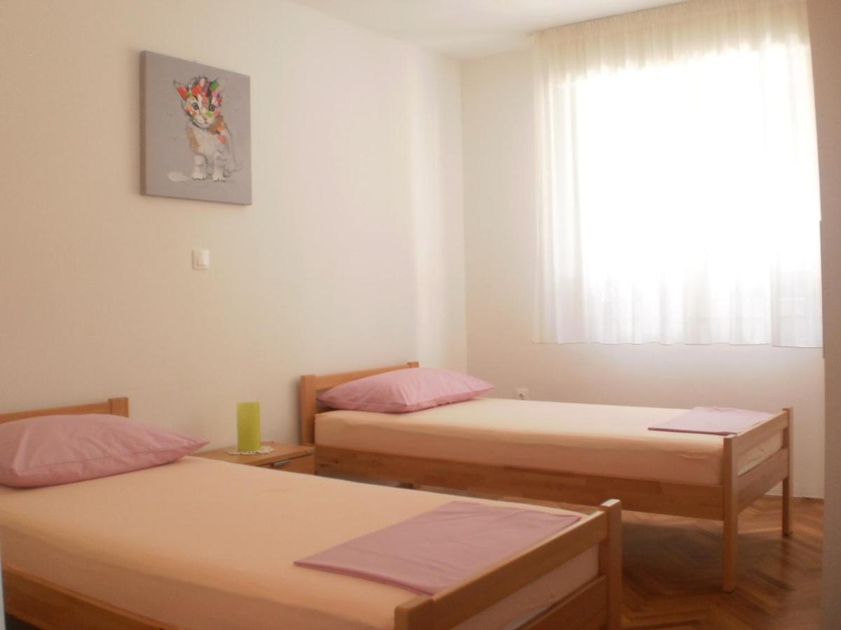 Apartment Lana โอมิช ภายนอก รูปภาพ