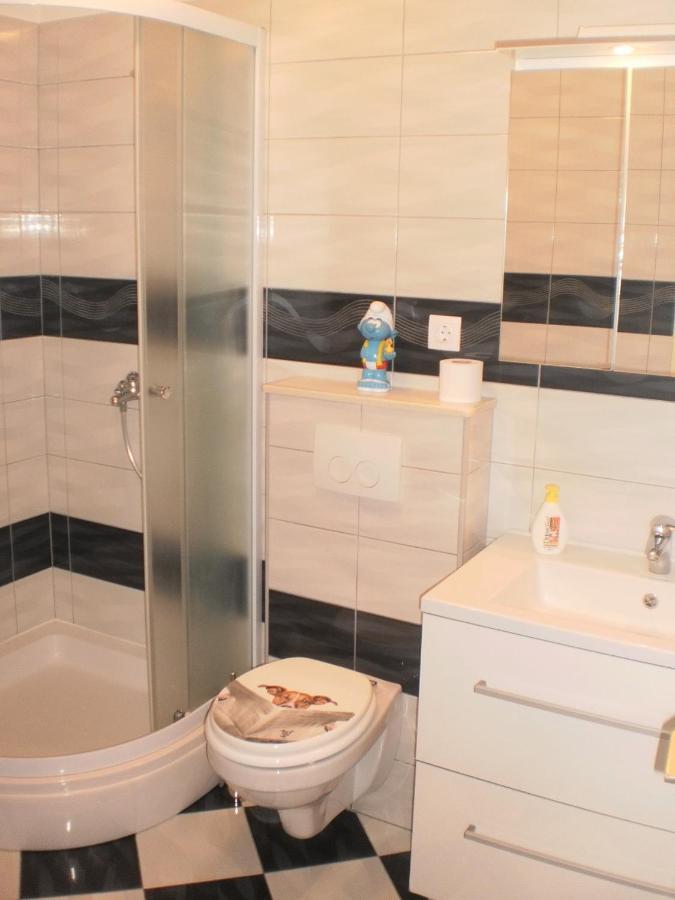 Apartment Lana โอมิช ภายนอก รูปภาพ