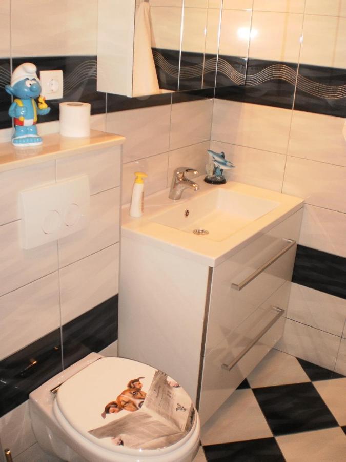 Apartment Lana โอมิช ภายนอก รูปภาพ