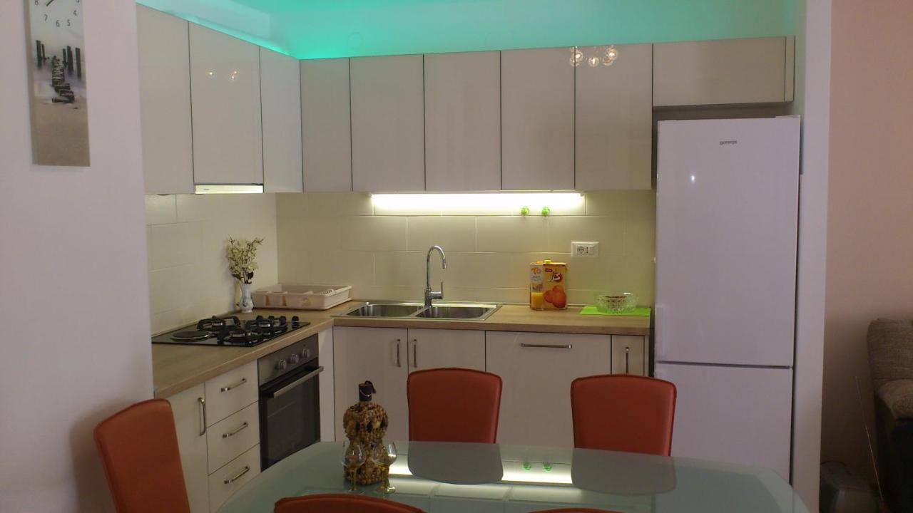 Apartment Lana โอมิช ภายนอก รูปภาพ