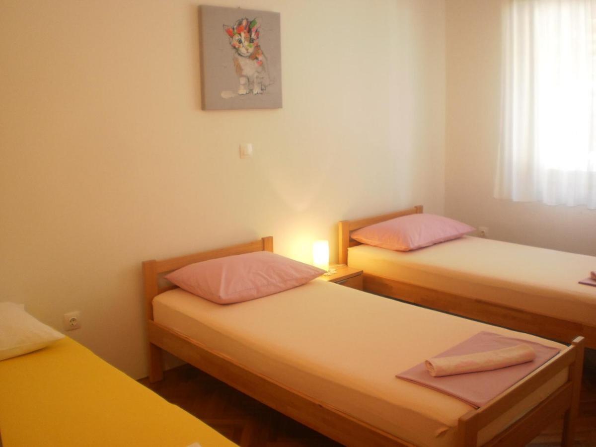 Apartment Lana โอมิช ภายนอก รูปภาพ