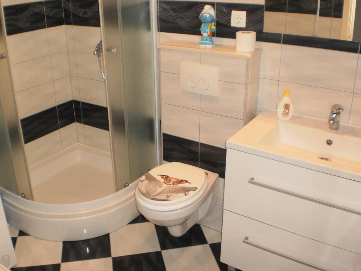 Apartment Lana โอมิช ภายนอก รูปภาพ